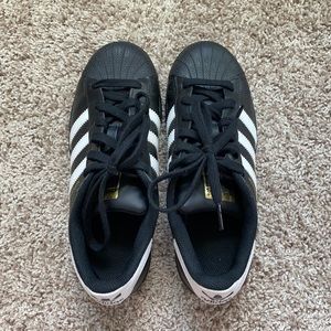 adidas very gently used superstar sneakers M5/W6.5